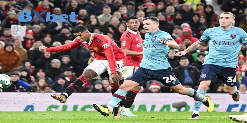 Phân tích dữ liệu hành vi người xem trên sân cỏ